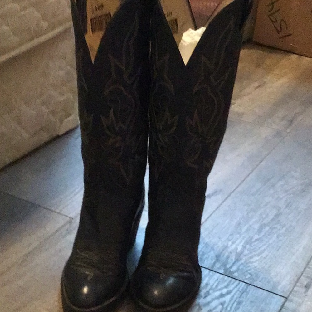Women’s cowboy boots